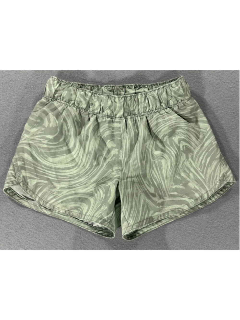 Old Navy Active Girls Green Patterned Shorts with Internal Liner Go-Dry Cool 6-7